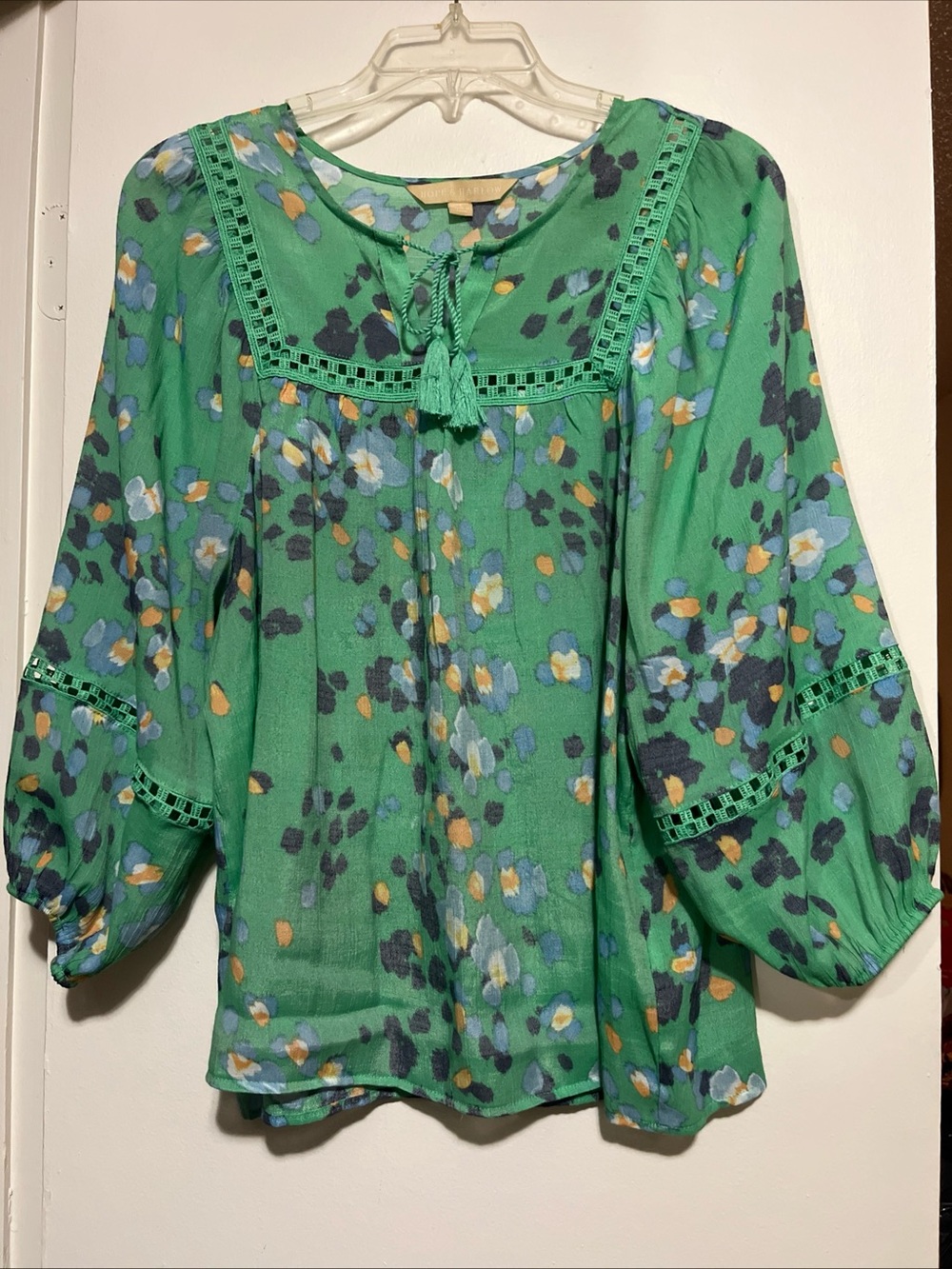 Hope & Harlow Green Floral Tassel Yoke Blouse
